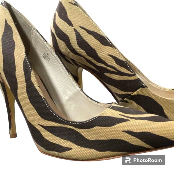 Boston Proper Zebra Print Fabric Upper Pumps Shoes - size 9.5 - Picture 11 of 16